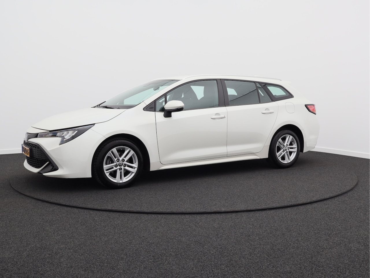 Toyota Corolla Touring Sports - 1.8 Hybrid Business/ lage km/ zeer mooi! - AutoWereld.nl