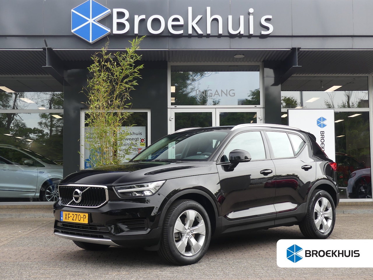 Volvo XC40 - 2.0 T4 Momentum | TREKHAAK | CAMERA | PARKEERSENSOREN V+A | LED-KOPLAMPEN | - AutoWereld.nl