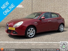 Alfa Romeo Giulietta - 2.0 JTDm Distinctive | Subwoofer | Cruise | Climate |