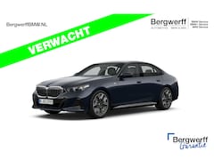 BMW 5-serie - 520d - M-Sport - Pano - Trekhaak - ACC - Head-up - Harman Kardon - Stoelventilatie