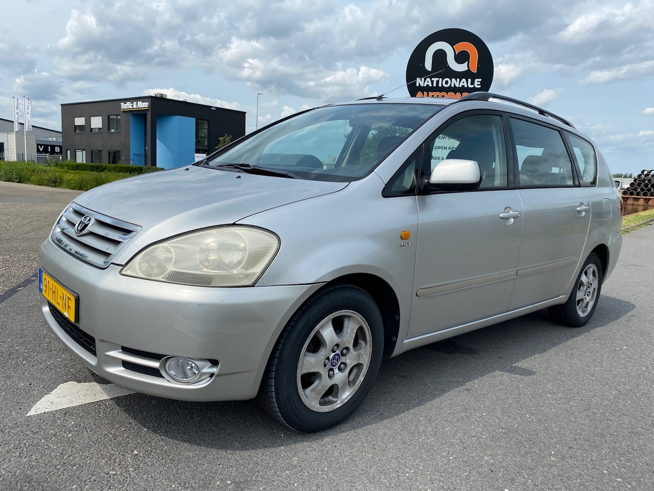 Toyota Avensis Verso - 2001 * 2.0i Linea Sol 6p. * AIRCO * NAP * AUTOMAAT * - AutoWereld.nl