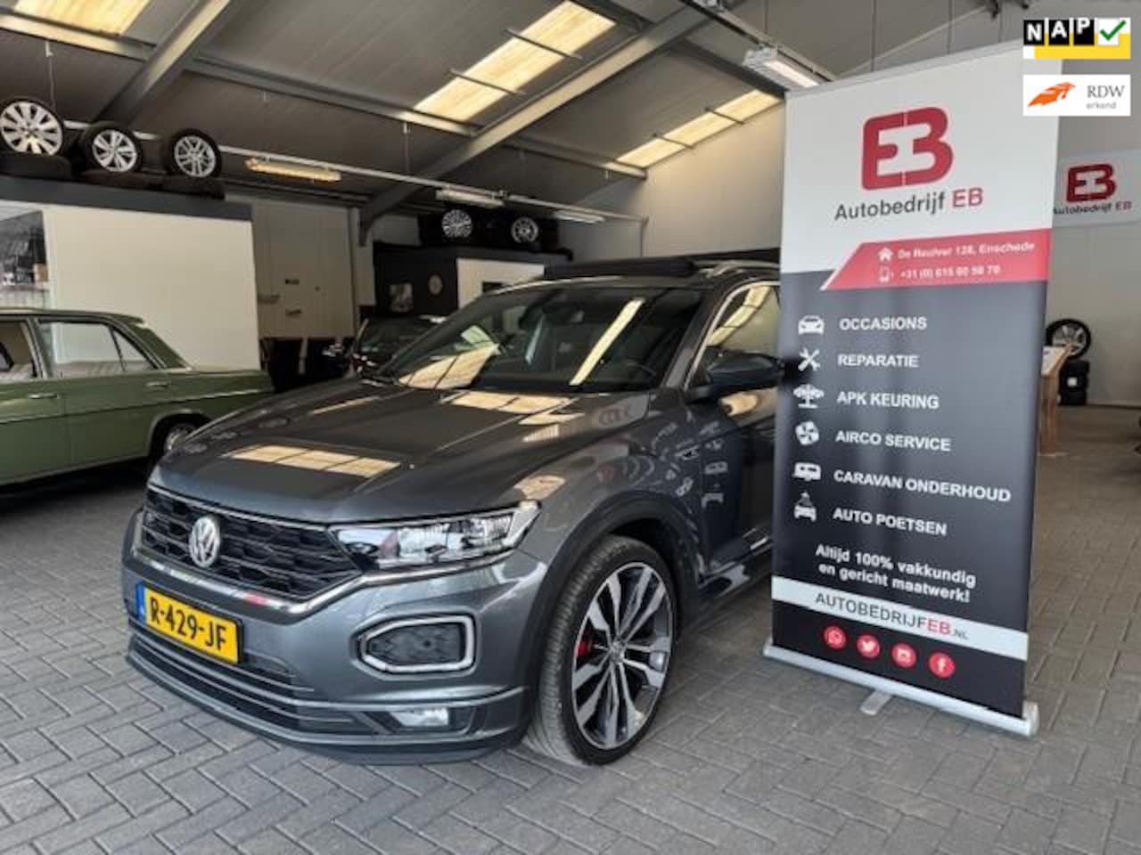 Volkswagen T-Roc - 1.5 TSI Sport R-Line 3x DSG -Pano - AutoWereld.nl