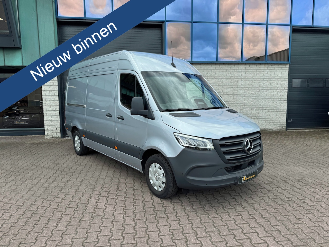 Mercedes-Benz Sprinter - 319 Pro L2H2 BPM vrij 9G-Tronic Mbux Navi Led Koplampen Winterpakket Trekhaak 2.8T - AutoWereld.nl