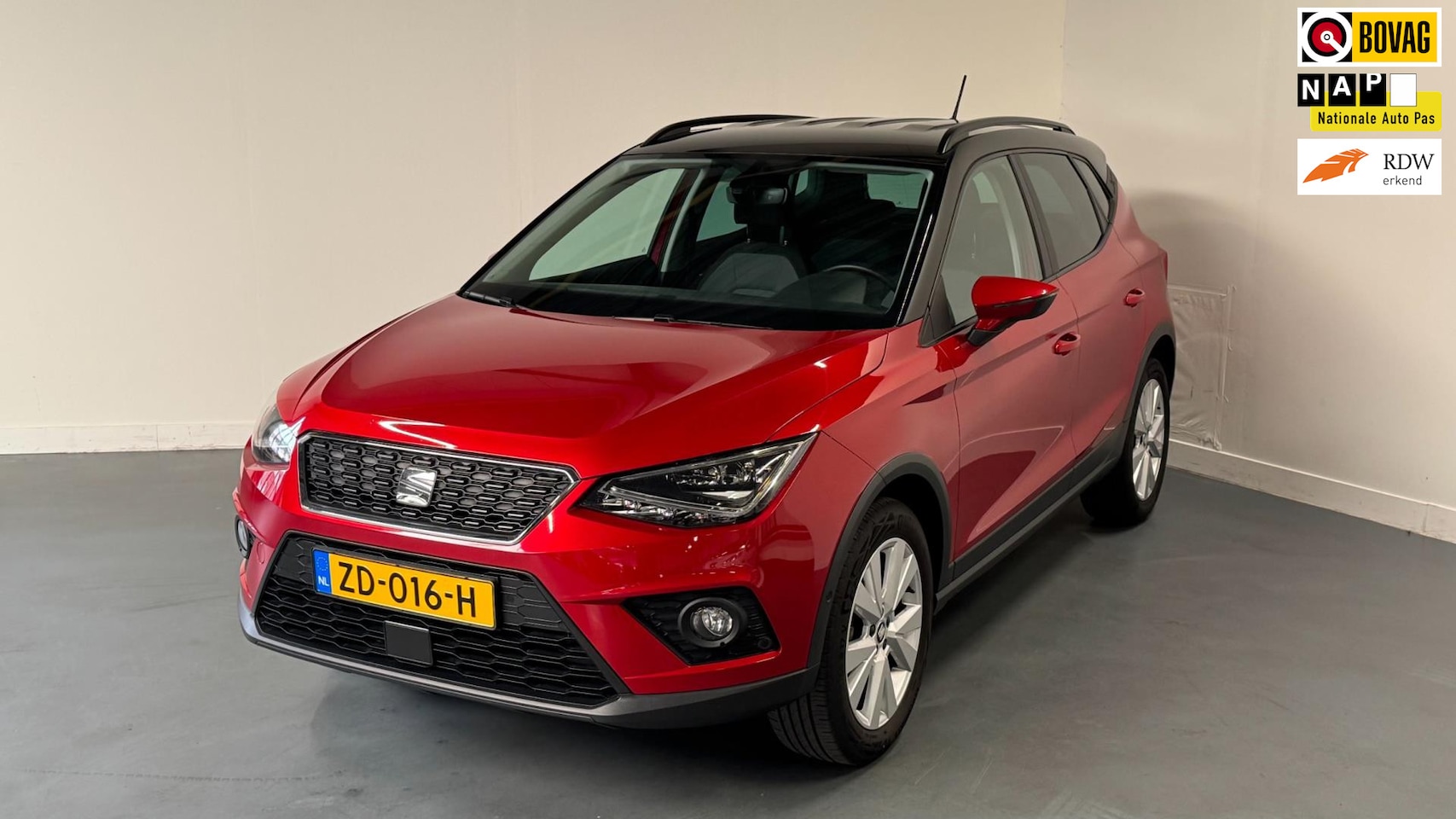 Seat Arona - 1.0 TSI Style Business Intense | NL-AUTO | DEALER OND. | PARKEERSENS. | CARPLAY | KEYLESS - AutoWereld.nl