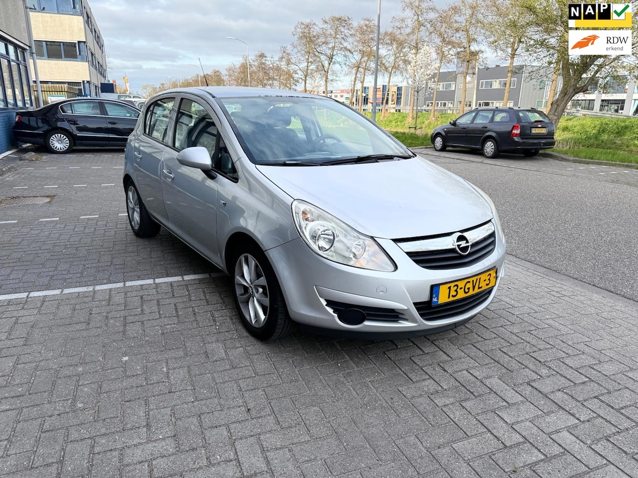 Opel Corsa - 1.4-16V Business 1.4-16V Business ((( 5 deurs ))) - AutoWereld.nl