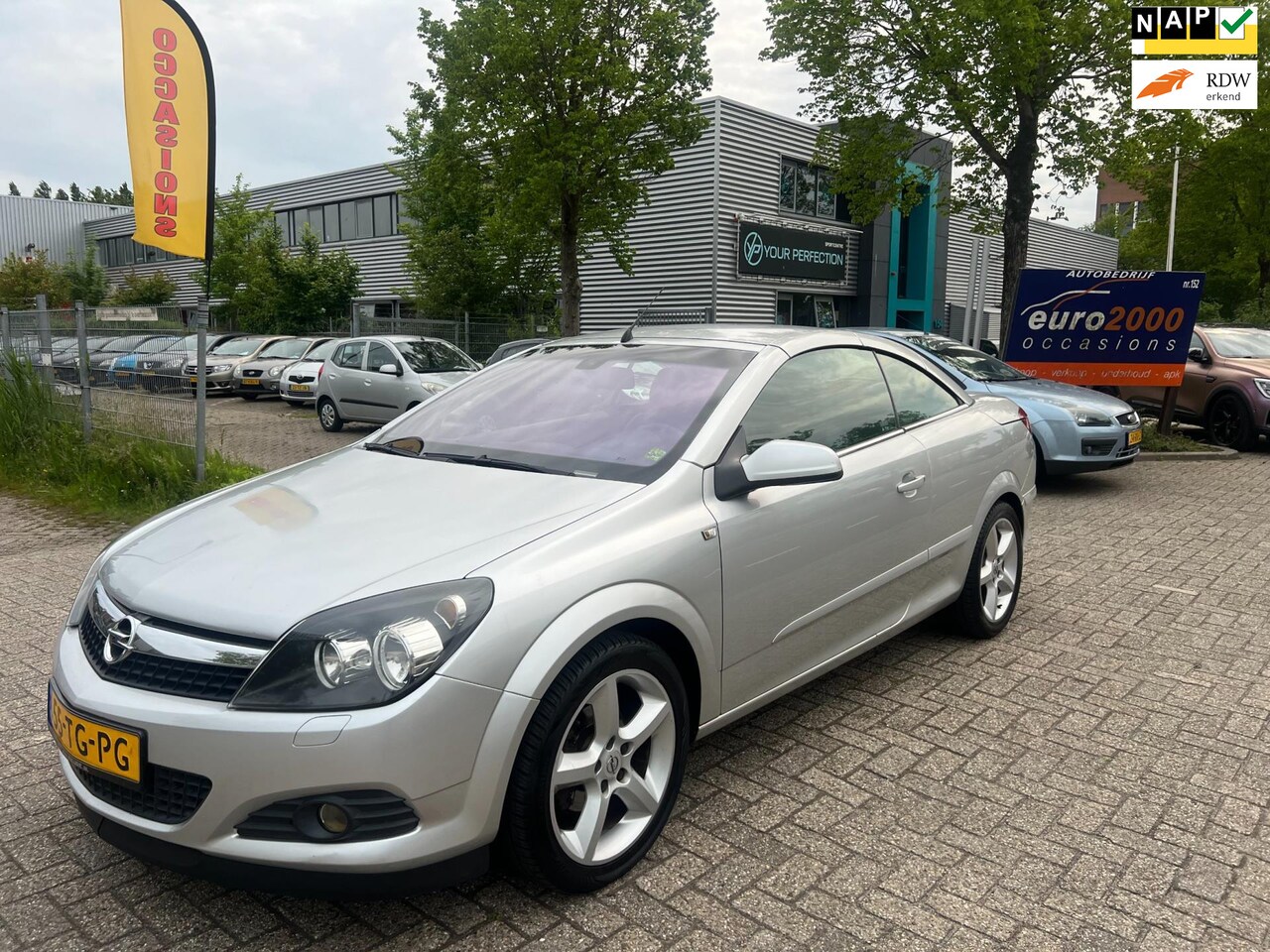 Opel Astra TwinTop - 1.8 Cosmo - PARKSENSOR - ZONDAG OPEN ! - AutoWereld.nl
