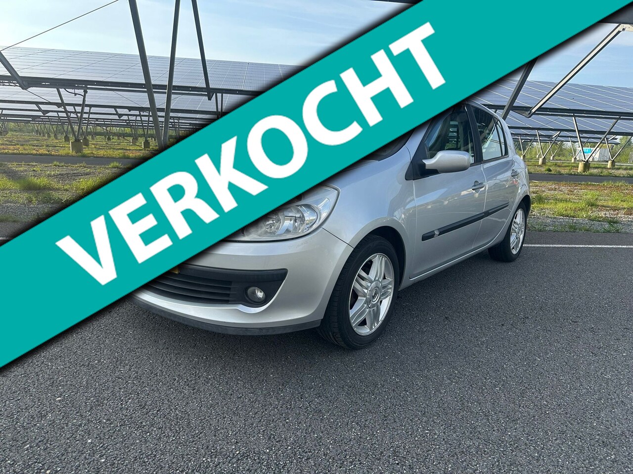 Renault Clio - 1.4-16V Dynamique Luxe/pano/nw koppeling - AutoWereld.nl