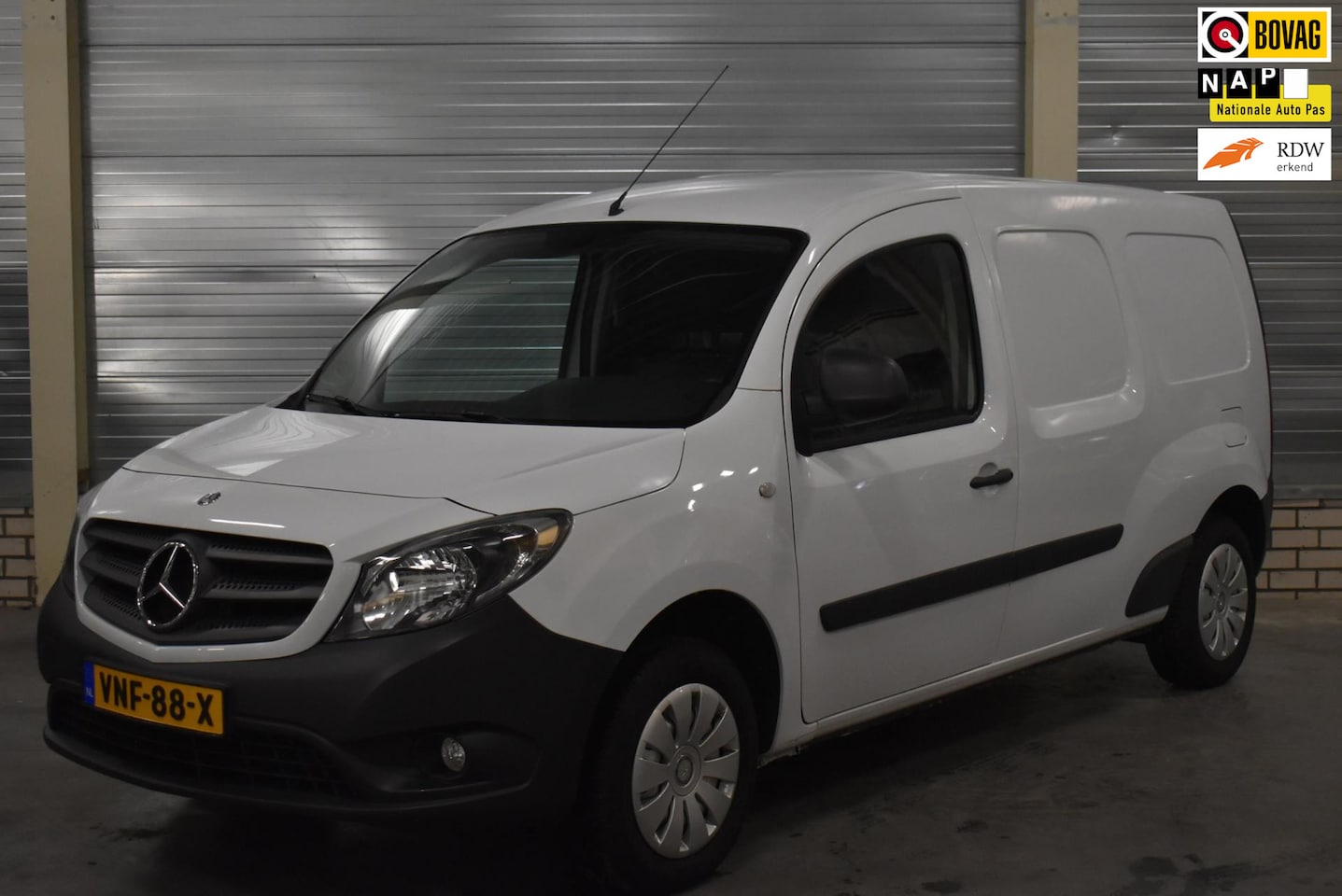 Mercedes-Benz Citan - 111 CDI BlueEFFICIENCY Extra Lang 95.000KM + Airco|Bleutooth|Trekhaak| - AutoWereld.nl
