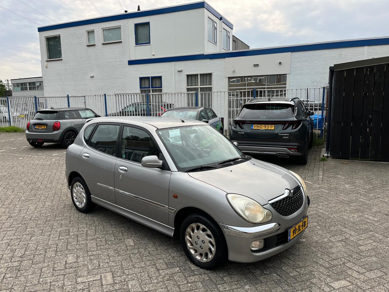 Daihatsu Sirion - 1.3-16V SR 1.3-16V SR - AutoWereld.nl