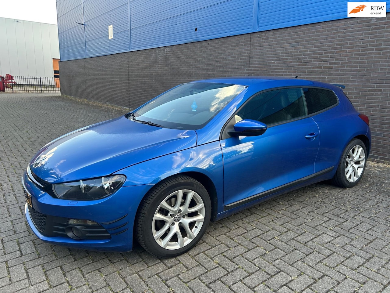 Volkswagen Scirocco - 1.4 TSI | Rising Blue Metallic | Cruise Control | 17” LM Velgen | Parkeersensoren | Climat - AutoWereld.nl