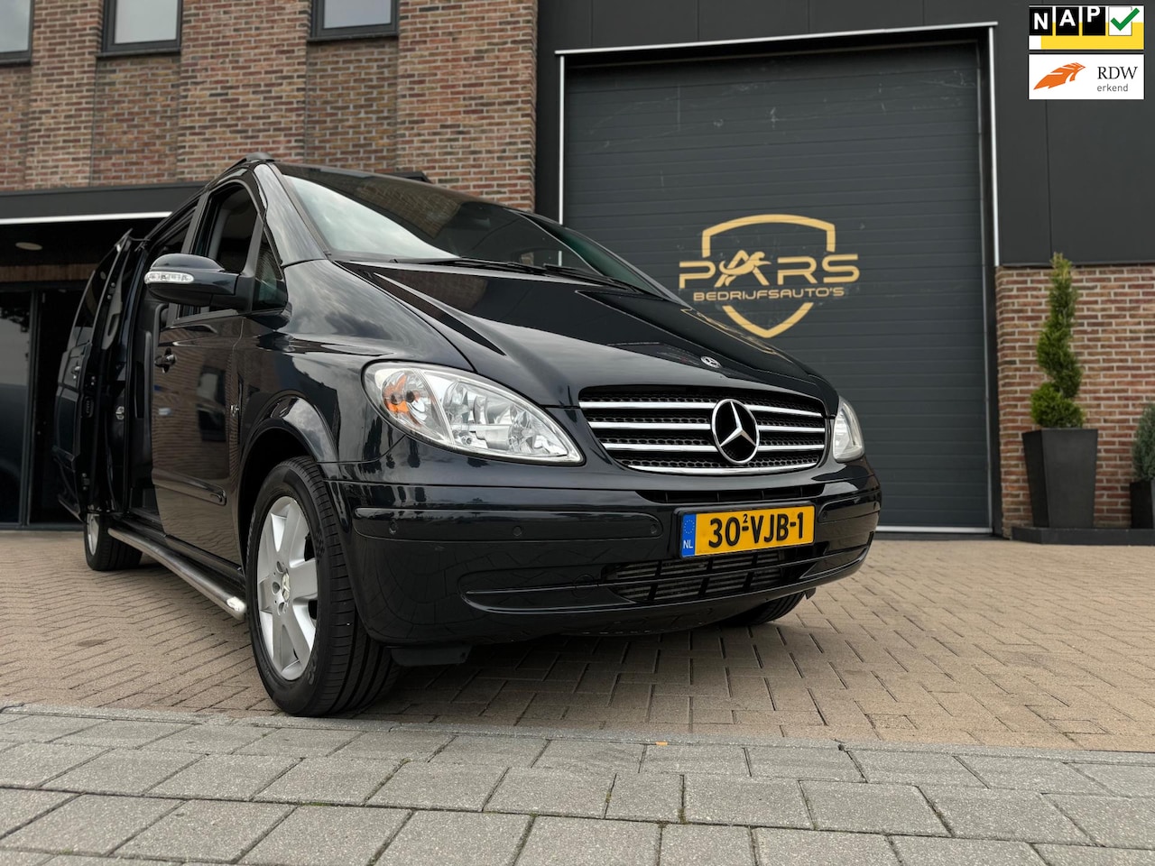 Mercedes-Benz Viano - 3.0 V6 CDI Automaat youngtimer Ambiente LANG Dubbele Cabine 2X Schuifdeuren Airco Navi Cru - AutoWereld.nl