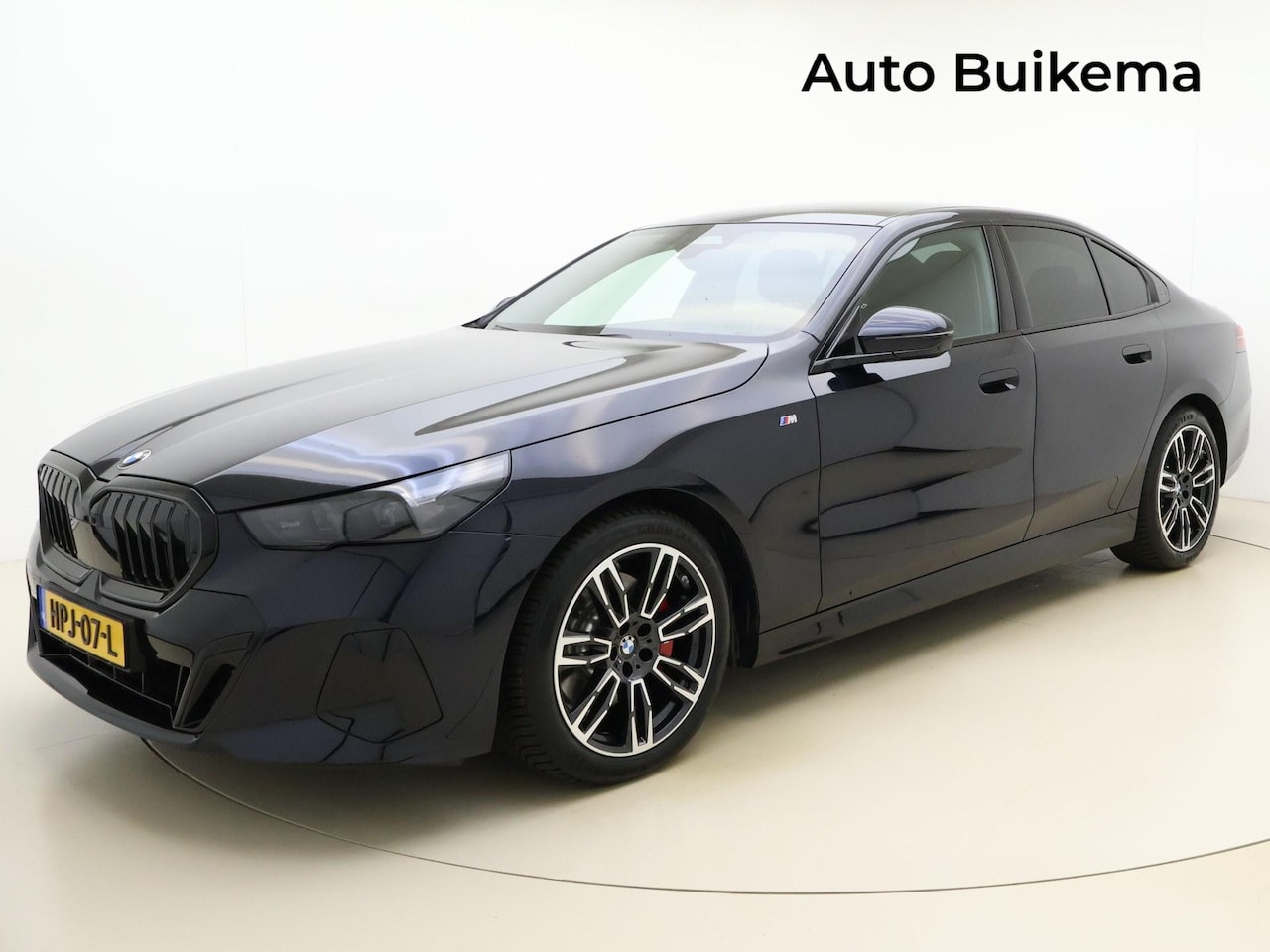 BMW 5-serie - 520d M Sport Pro -Stoelventilatie -Harman/Kardon -Verwarmd Stuur -Iconic Glow -Drive Recor - AutoWereld.nl
