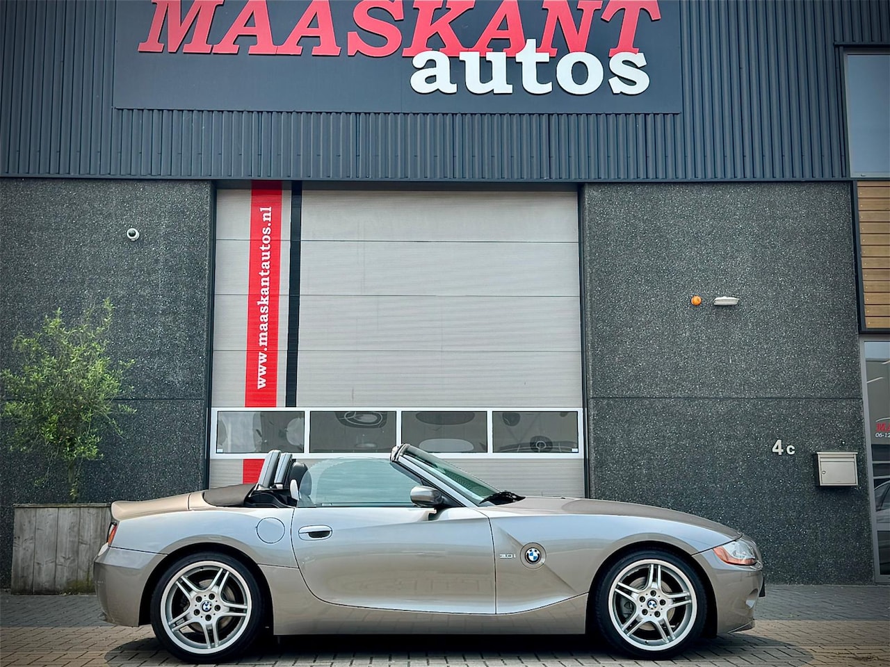 BMW Z4 Roadster - 3.0i / Manual / Sterling grau / Only 80910km / Full Bmw history / 1ST GERMAN OWNER SINCE 2 - AutoWereld.nl