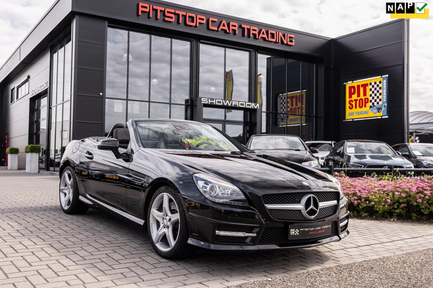 Mercedes-Benz SLK-klasse - 350 350, AMG, 306 PK, Pano, Airscarf, Full onderhouden! - AutoWereld.nl