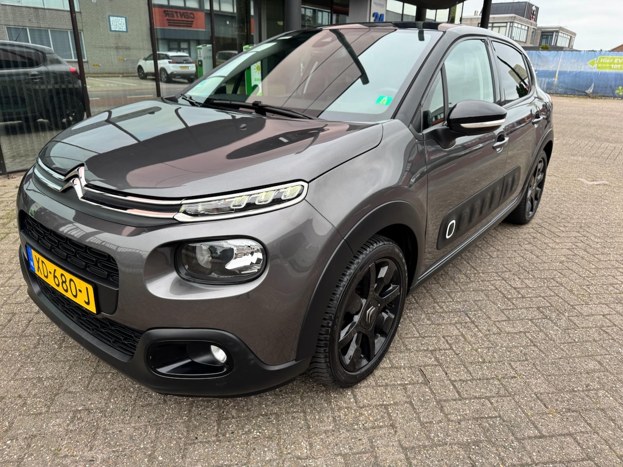 Citroën C3 - 1.2 PureTech S&S Shine / Carplay / Camera / LED - AutoWereld.nl