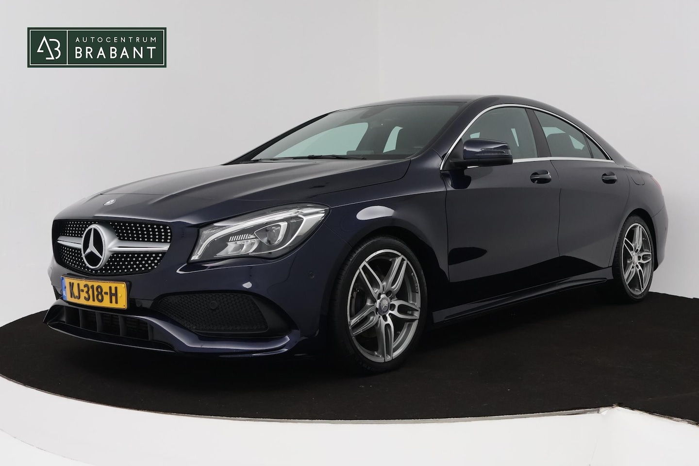 Mercedes-Benz CLA-Klasse - 180 AMG Automaat (NAVIGATIE, PDC, STUURBEDIENING, GOED ONDERHOUDEN) - AutoWereld.nl