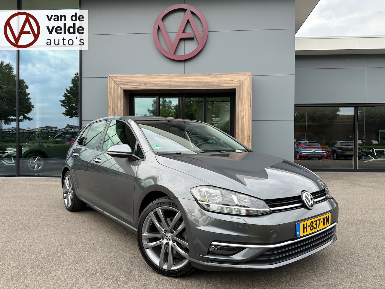 Volkswagen Golf - 1.5 TSI 150pk DSG Highline | Camera | Virtual cockpit | Trekhaak | Adapt. Cruise | Rijklaa - AutoWereld.nl