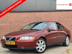 Volvo S60 - 2.4 AUTOMAAT | NL-AUTO | NAVI | LEDER | TREKHAAK