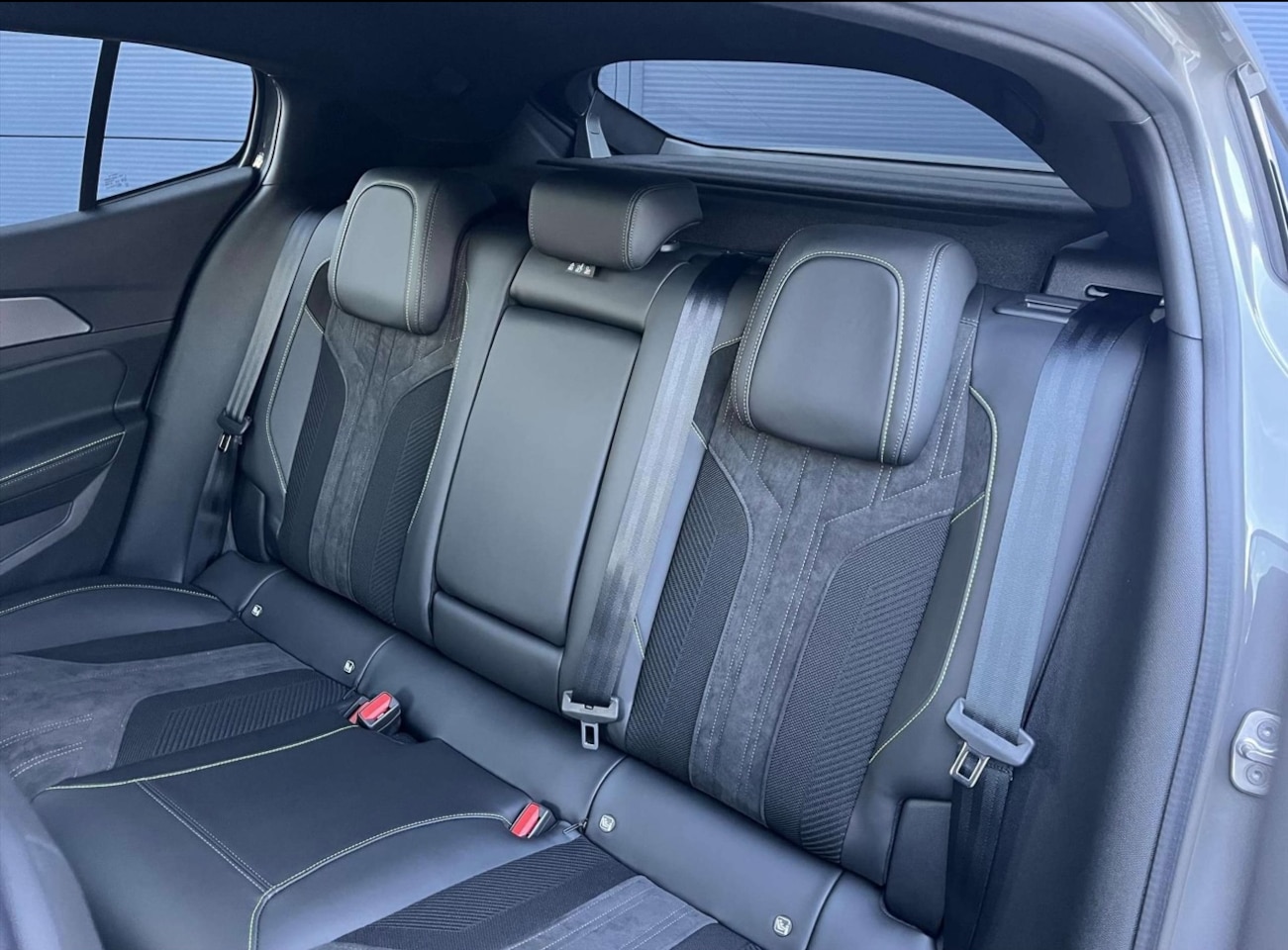 Peugeot 408 - 1.2 PureTech GT 130 EAT8 Perfecte staat - AutoWereld.nl