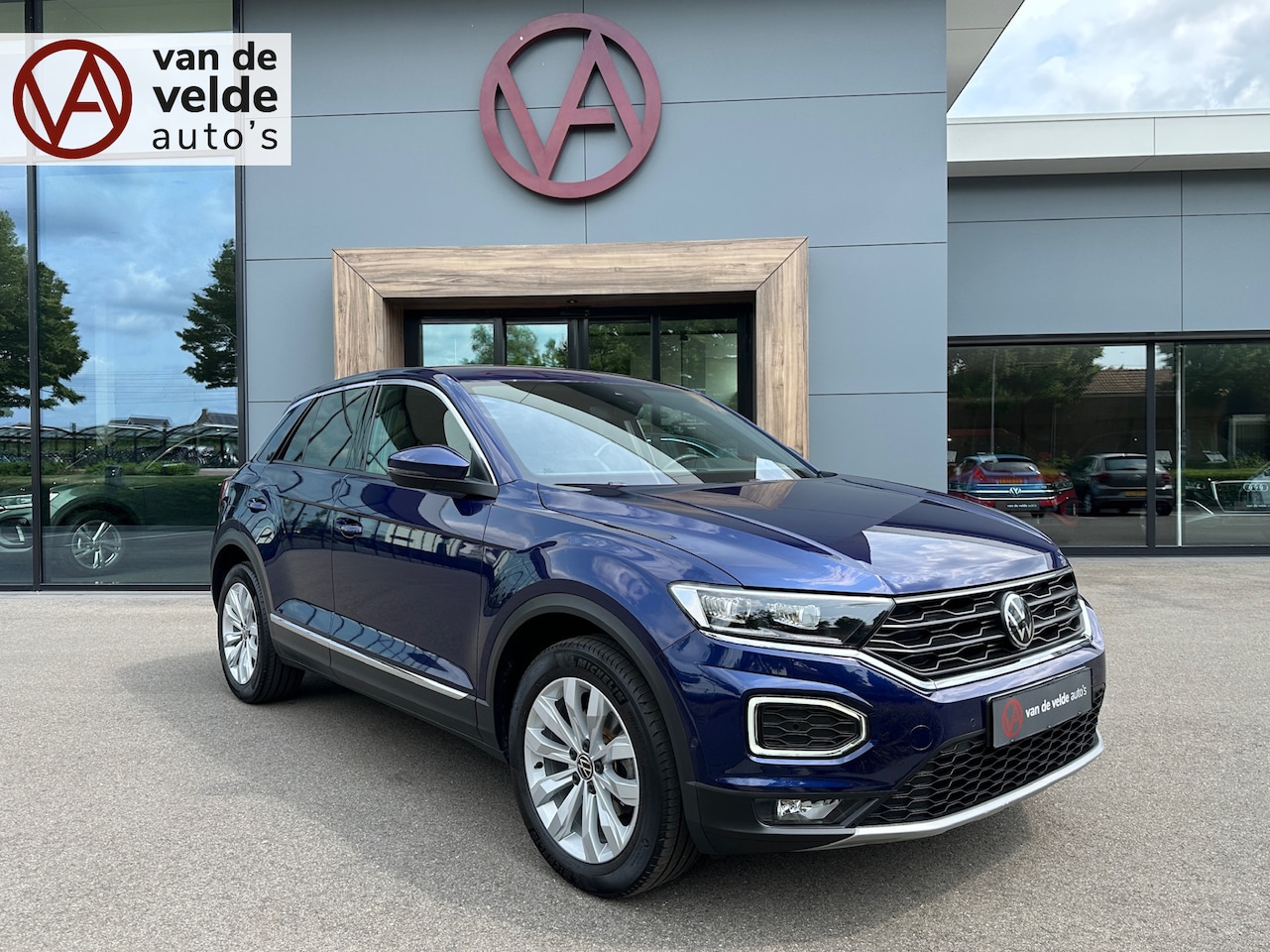 Volkswagen T-Roc - 1.5 TSI 150pk Sport | Trekhaak | Carplay | Led | Dode hoek | Elek. Achterklep | Rijklaar i - AutoWereld.nl