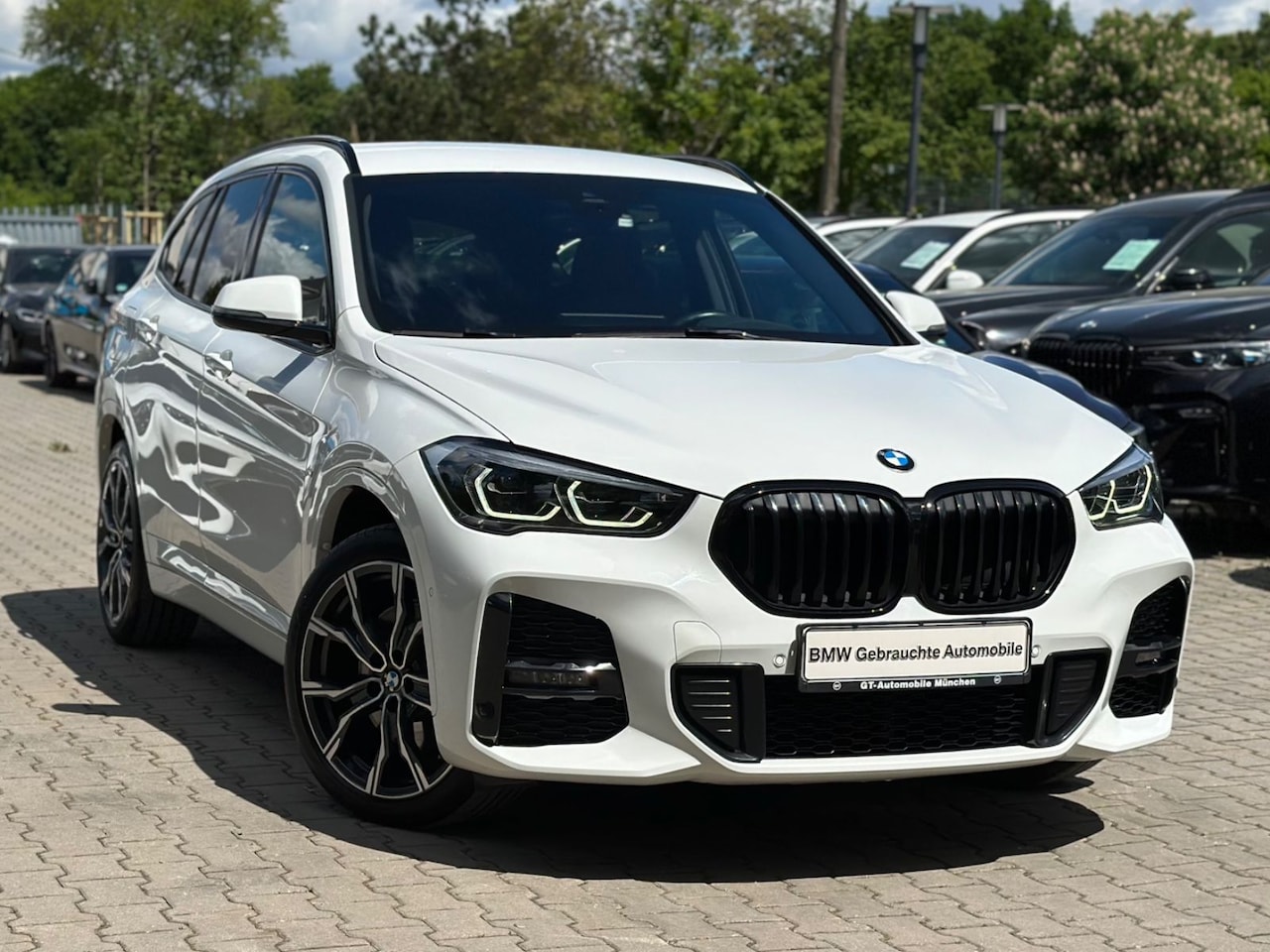 BMW X1 - xDrive25e M-SPORT ** LED, NAVI+, BRUIN LEDER, DRIVING ASS. +, TREKHAAK, HuD, 19-inch LMV, - AutoWereld.nl