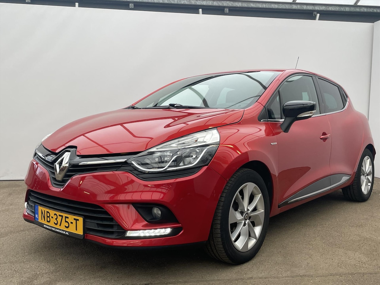 Renault Clio - Energy TCe 90pk ECO2 Limited / PDC / Navi / Trekhaak - AutoWereld.nl