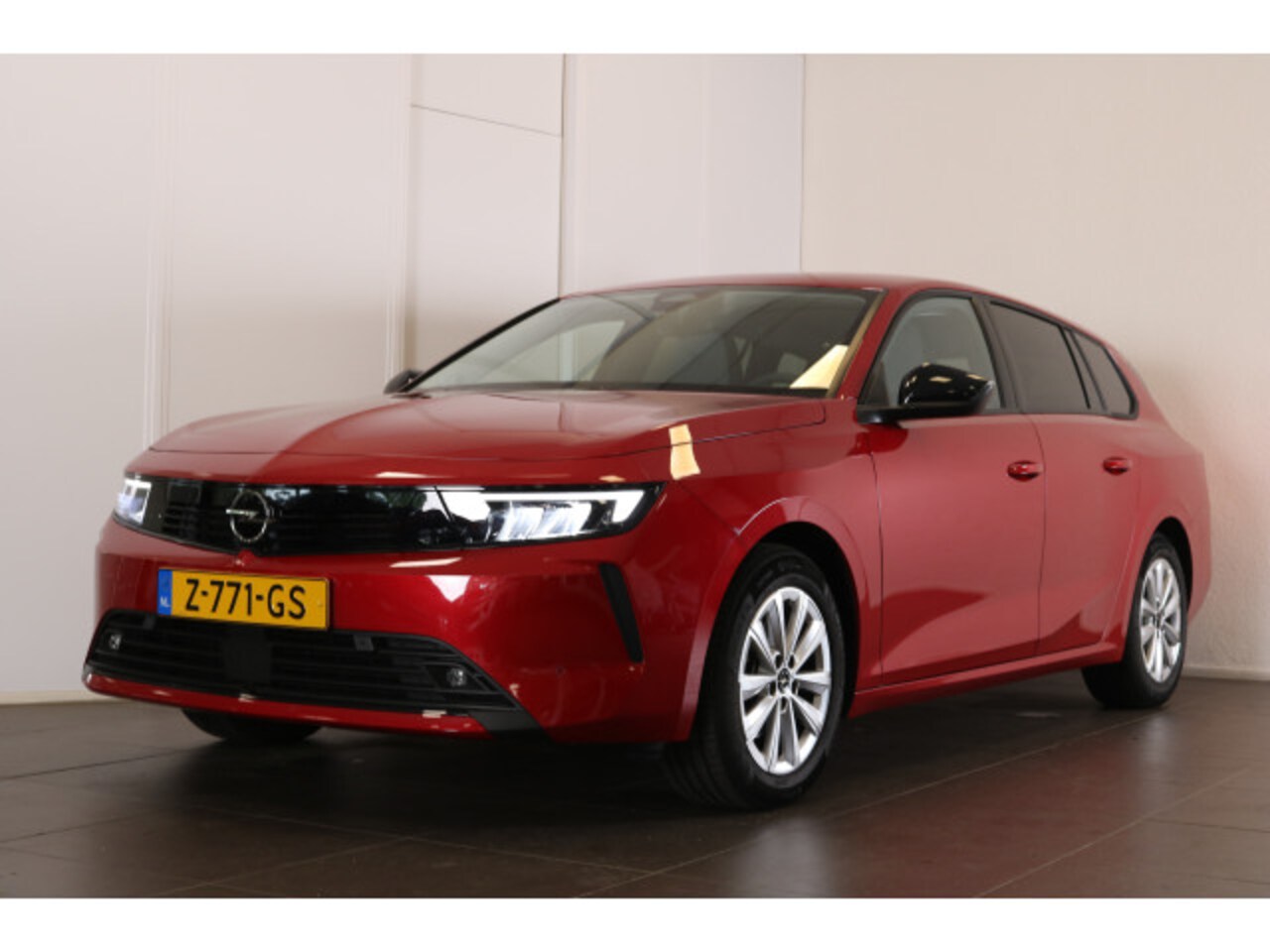 Opel Astra Sports Tourer - 1.2 Level 2 110pk | Multi media Navi | Parkeersensoren V+A | Cruise control | Climate | LM - AutoWereld.nl