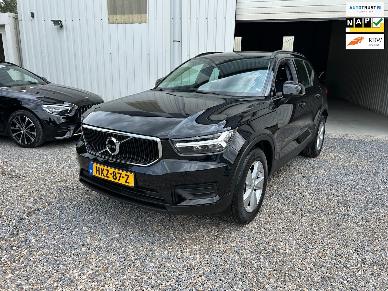 Volvo XC40 - 1.5 T2 Momentum Core Zwart Dealer Oh. BTW - AutoWereld.nl