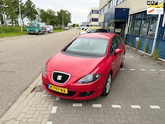 Seat Leon - 2.0 FSI Stylance ((( automaat ))) xenon. Apk 3/2026