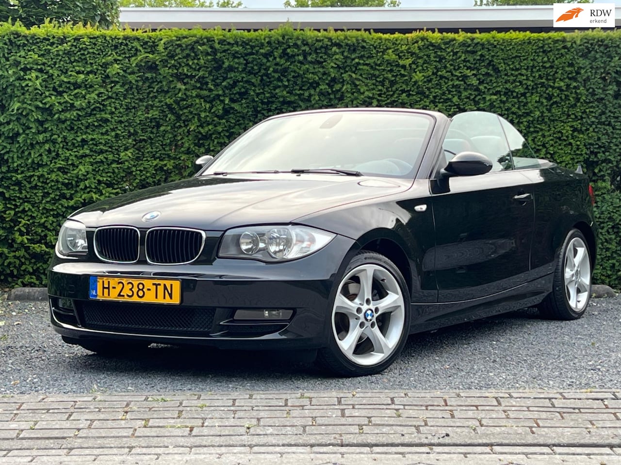 BMW 1-serie Cabrio - 118i Nw. Apk! | Stoelverwarming | PDC - AutoWereld.nl