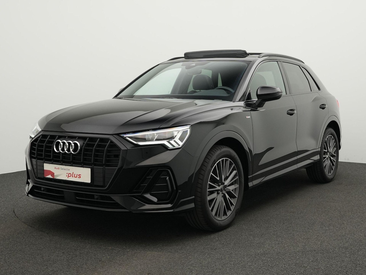Audi Q3 - 35 TFSI 150 pk S-tronic Advanced edition / S-Line | Panoramadak | Trekhaak | Achteruitrijc - AutoWereld.nl