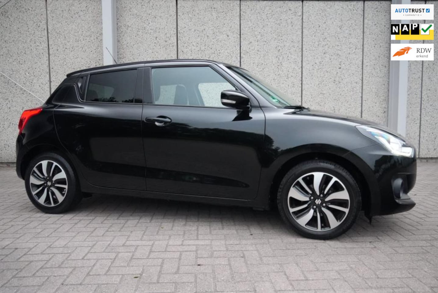 Suzuki Swift - 1.2 Stijl Smart Hybrid Origineel NL Luxe Camera Led Clima 1e eigenaar - AutoWereld.nl