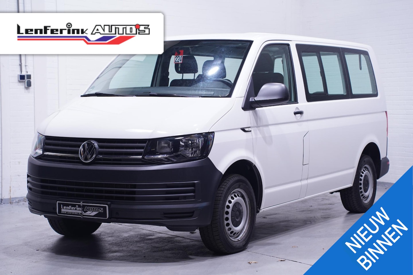 Volkswagen Transporter - 2.0 TDI 150 pk DSG Aut. L1H1 Windowvan Airco, Cruise Control, Trekhaak 2.500 kg, PDC V+A, - AutoWereld.nl
