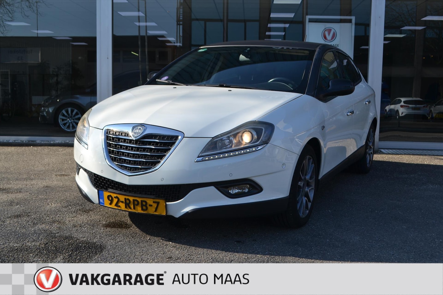 Lancia Delta - 1.4 Multi-Air 140pk Silver - AutoWereld.nl