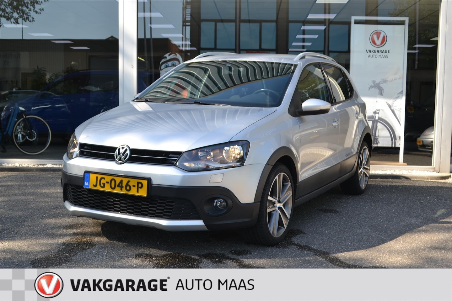 Volkswagen Polo - CrossPolo 1.2 / Stoel verwarming/trekhaak/Airco - AutoWereld.nl