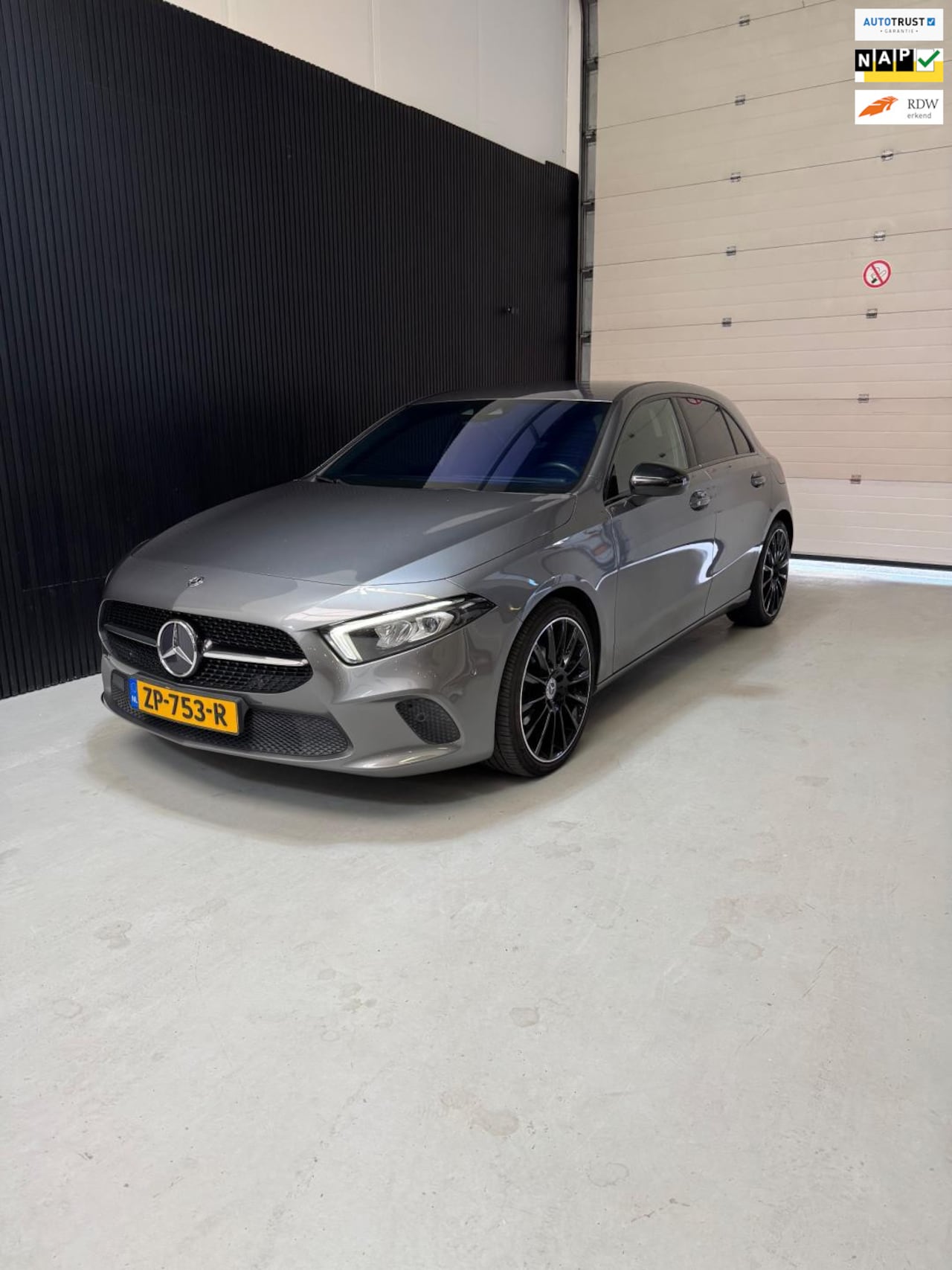 Mercedes-Benz A-klasse - 180 d Premium Plus 180 d Premium Plus - AutoWereld.nl