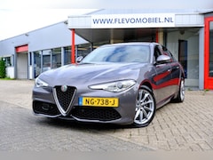 Alfa Romeo Giulia - 2.2 AWD 210pk Veloce Aut. Pano|Leder|Navi|Cam