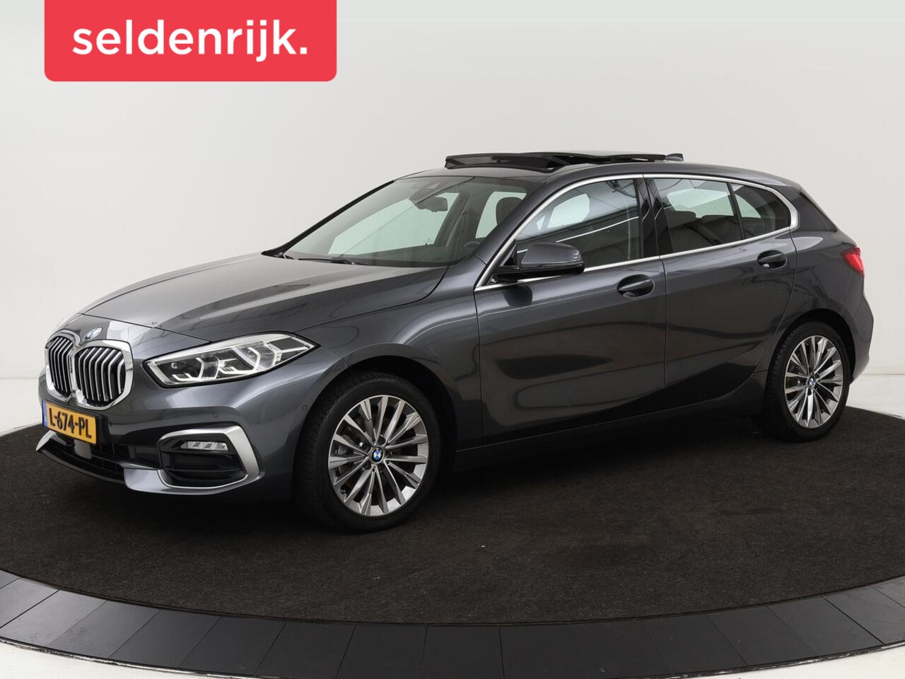BMW 1-serie - 118i Business Edition | Luxury Line | Panoramadak | Leder | Stoel & stuurverwarming | Came - AutoWereld.nl