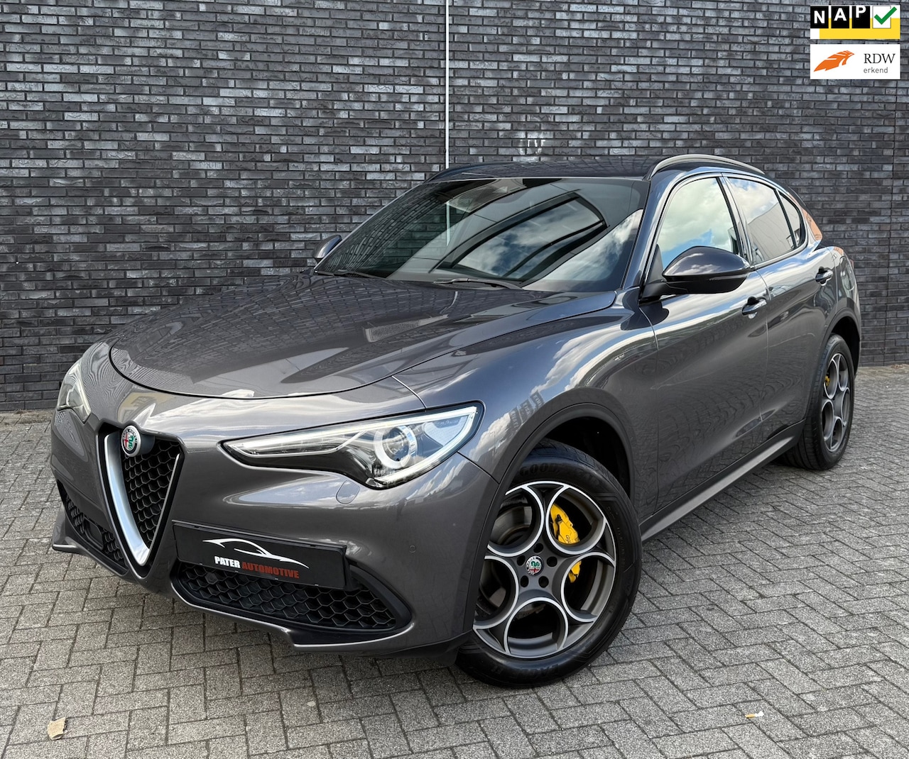 Alfa Romeo Stelvio - 2.0 T 280pk AWD Q4 Veloce Dealer Ondh|2300kg Trekgewicht|Camera|ACC - AutoWereld.nl