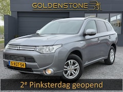 Mitsubishi Outlander - 2.0 PHEV Business Edition 2e Eigenaar, Navi, Clima, Cruise, Camera, Trekhaak, Dealer Onder