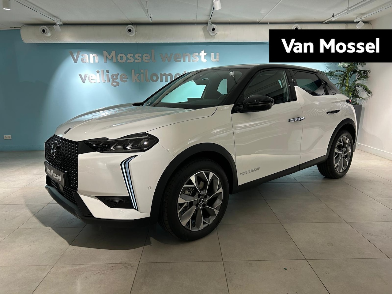 DS 3 - E-Tense Esprit De Voyage 54 kWh PACK DRIVE 1 | LEDER | STOELVERWARMING | CAM - AutoWereld.nl