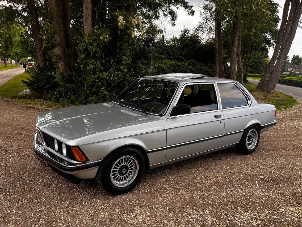 BMW 3-serie - 323i 323i - AutoWereld.nl
