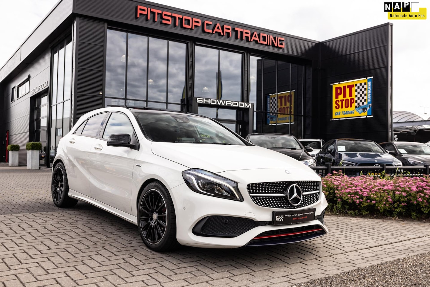 Mercedes-Benz A-klasse - 250 Sport AMG, Pano, Full, Onderhouden!! - AutoWereld.nl