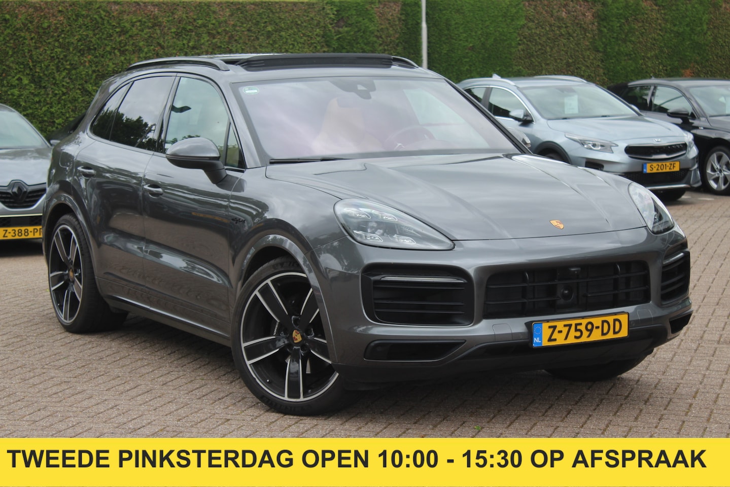 Porsche Cayenne - 3.0 E-Hybrid Platinum Edition / Trekhaak / Panoramadak / 360Camera / 22'' / Matrix LED / L - AutoWereld.nl