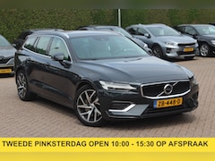 Volvo V60 - 2.0 T5 Momentum / Trekhaak / Leder / Navigatie / 18'' / Apple CarPlay / Parkeerhulp V+A /