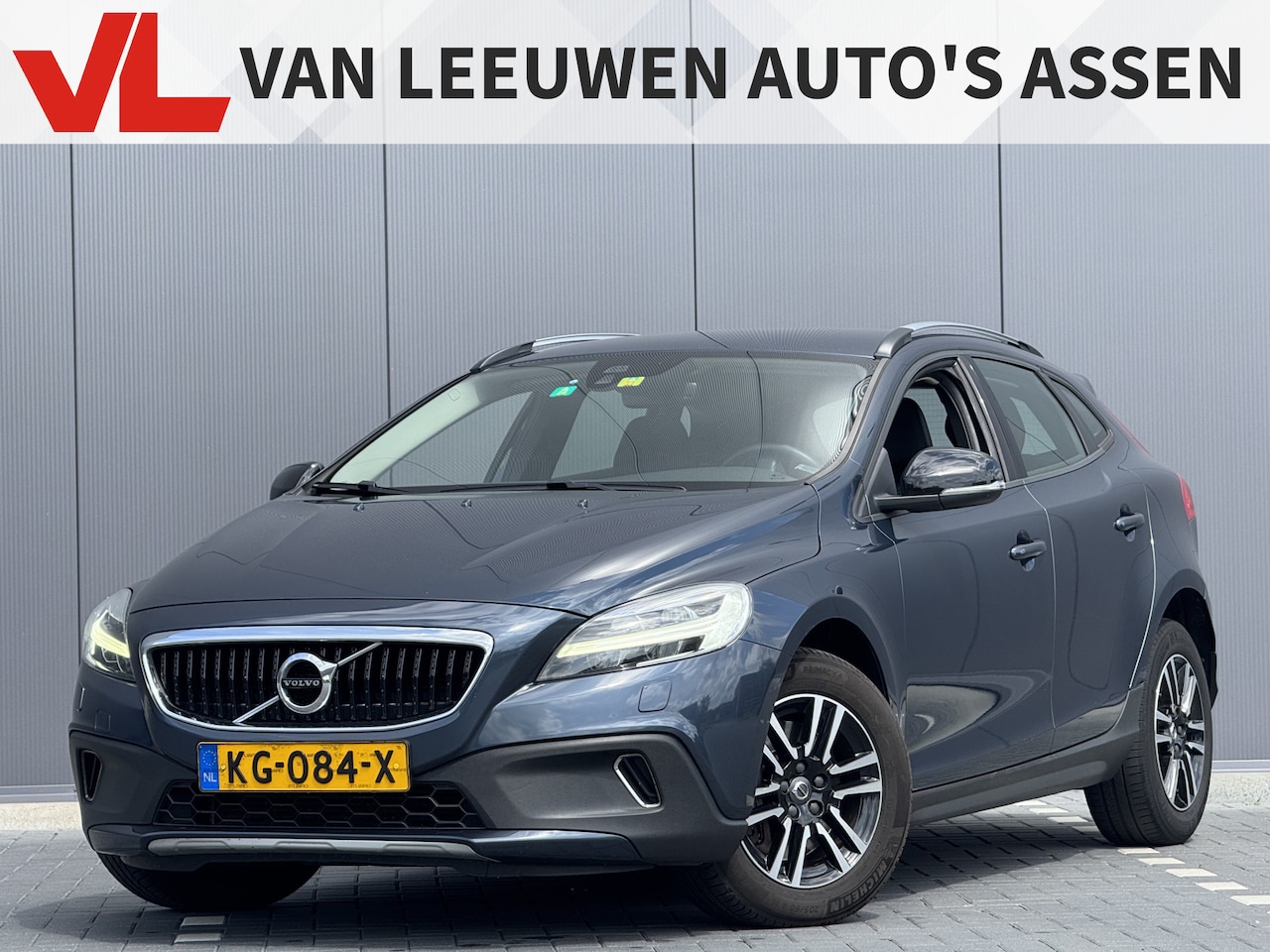 Volvo V40 Cross Country - 1.5 T3 Nordic+ | Nieuw binnen | Stoelverwarming | Boekjes + sleutels - AutoWereld.nl