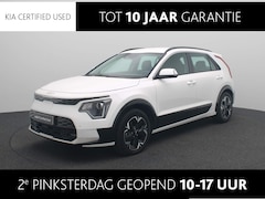 Kia Niro EV - DynamicLine 64.8 kWh | SOH 100% | 3-fase 11KW laden | Trekhaak | Navigatie | LM Velgen | E