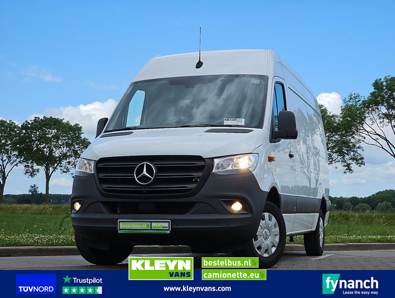 Mercedes-Benz Sprinter - 317 L2H2 Navi RWD - AutoWereld.nl