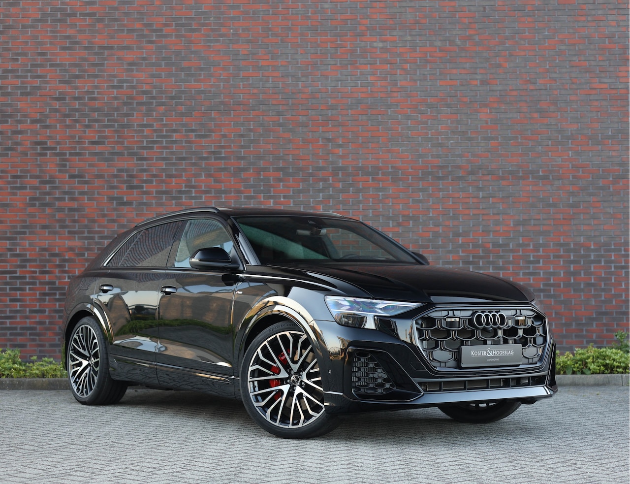 Audi Q8 - 60 TFSI e Quattro Pro Line S Competition *Direct leverbaar*Advanced*Pano*Vol!* Mythosblack - AutoWereld.nl