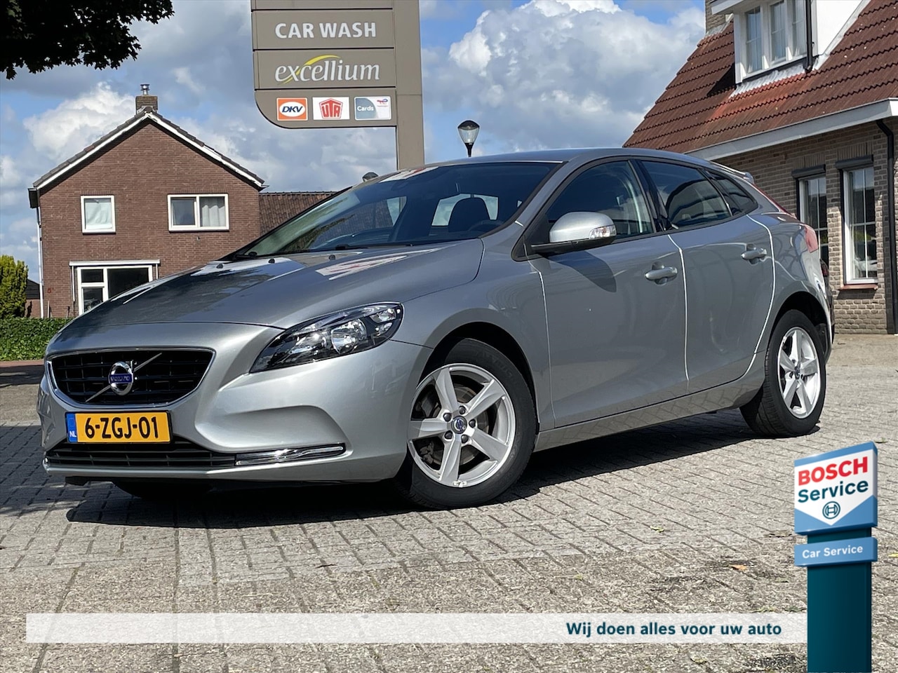 Volvo V40 - 1.6 T4 Powershift / Org NL / Navi / Clima / Cruise / Bluetooth / Pdc / Lichtmetaal - AutoWereld.nl